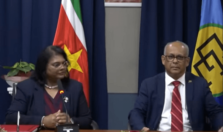 Overdracht Ramdin naar Mathoera
