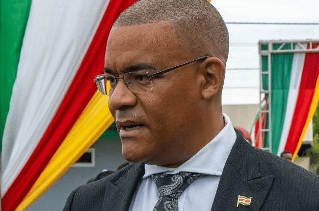 Minister Baasaron wil digitalisering