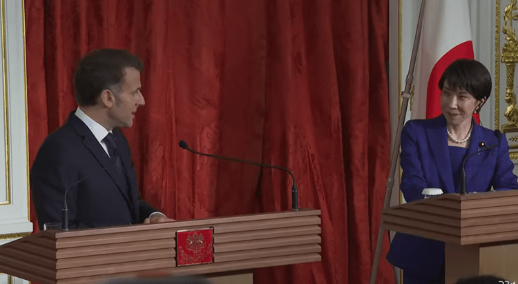Emmanuel Macron en Sanae Takaichi