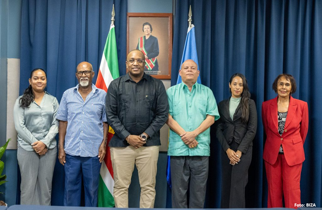 Robert Peneux Melvin Bouva Suriname